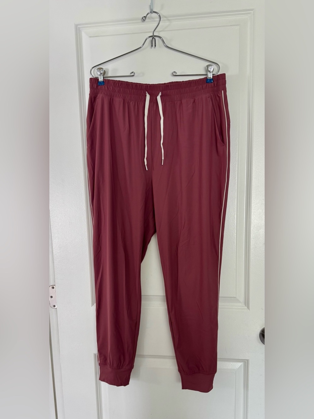 Women’s Old Navy Mauve Jogger Pants with White Trim